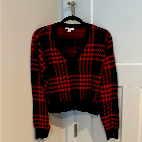 Bar III Red and Black V-Neck Sweater Size Large NWT - Picture 1 of 4
